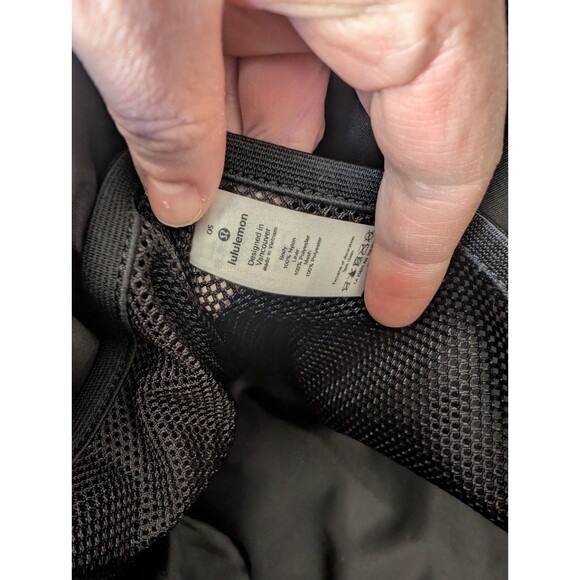 Lululemon Define Duffle Travel Bag in Black  Carry On Gym Weekend Luggage - Picture 8 of 16